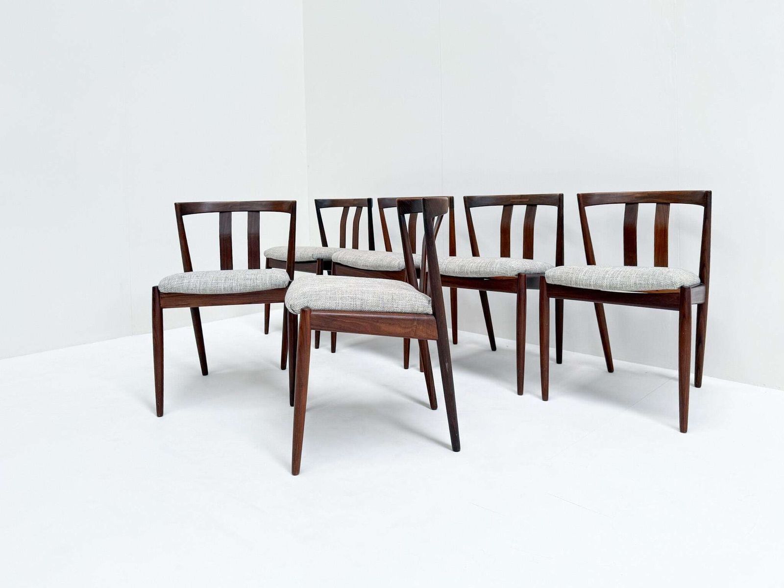 Set Of 6 Kai Kristiansen Dining Chairs In Teak – Newly Upholstered photo for sale