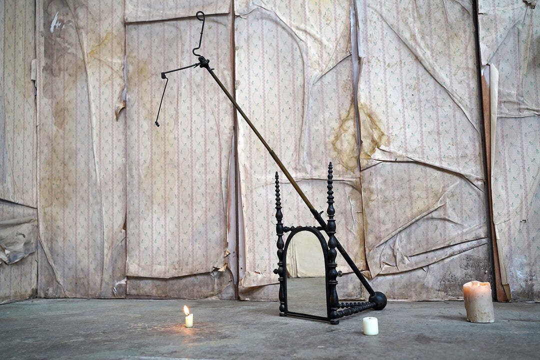 A Unique Early Victorian Ebonised & Bobbin Turned Adjustable Telescopic Table Mirror C.1850 photo vinterior