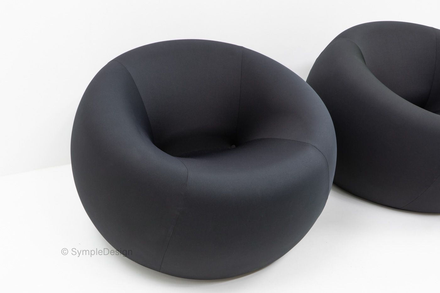 photo furniture Up1 Lounge Chairs By Gaetano Pesce For B&B Italia, 2000s
