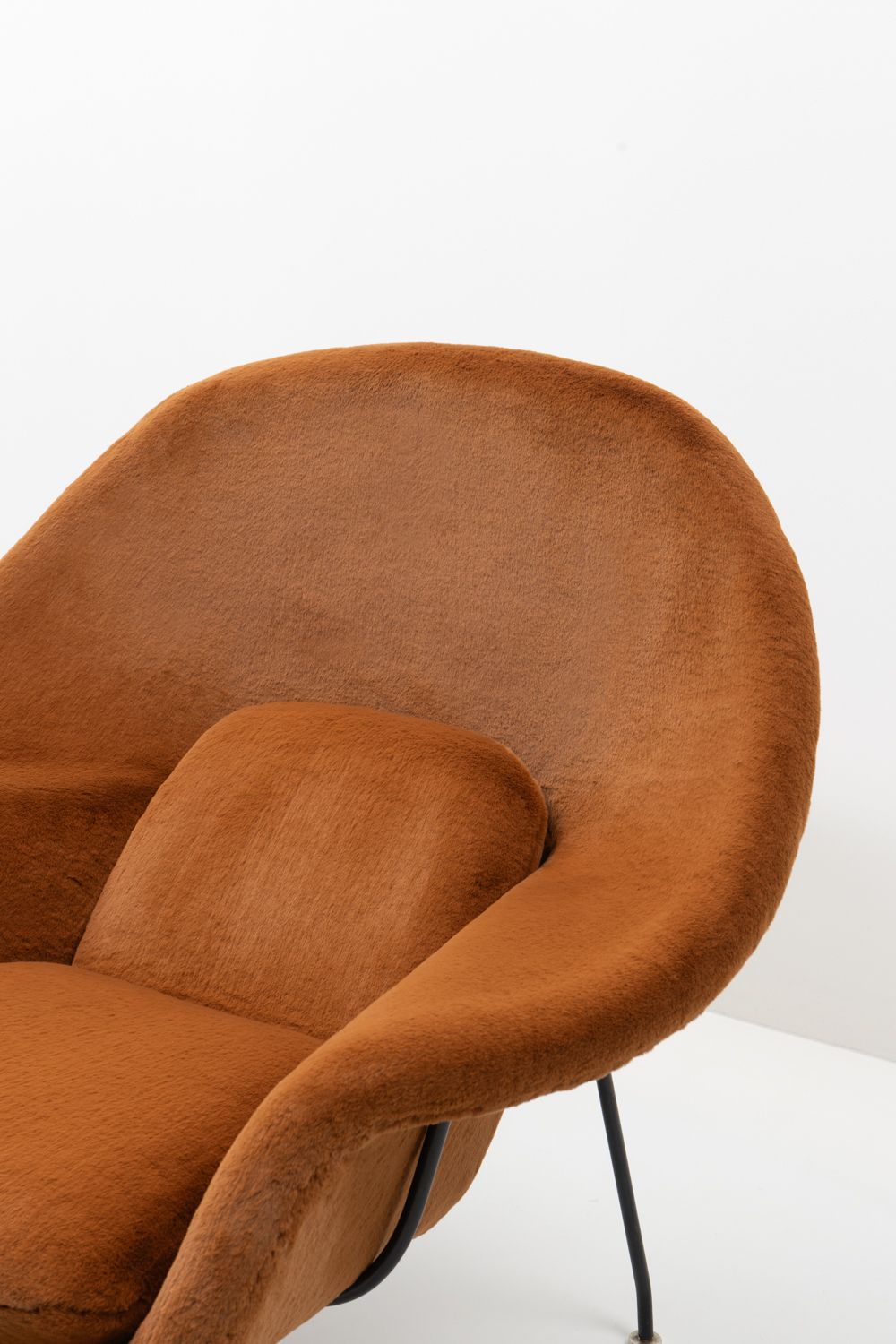 Design Classic: Womb Chair, Saarinen For Knoll, 1960s photo 5500.0