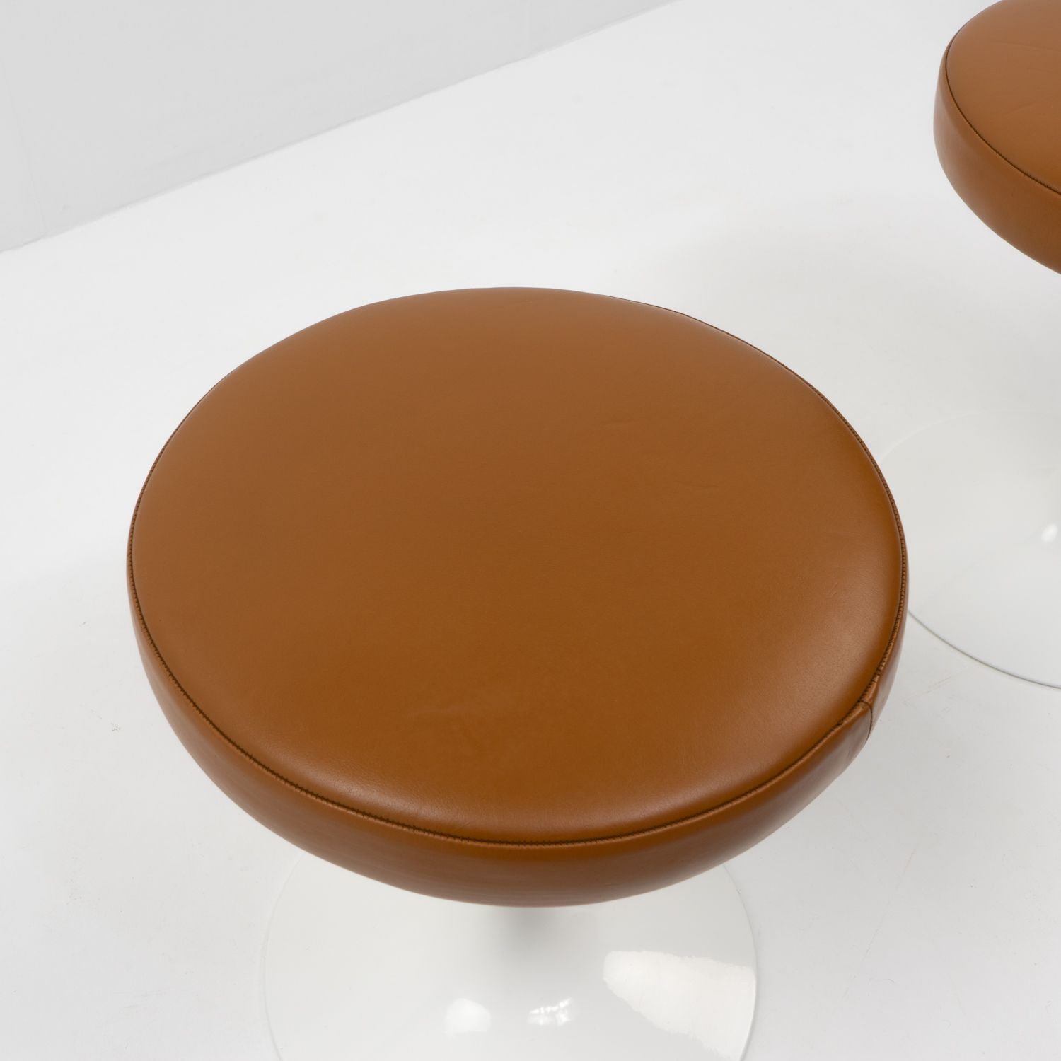 Tulip Stools By Saarinen/Knoll For The Rolex Geneva Hq, Set Of 2 photo vinterior