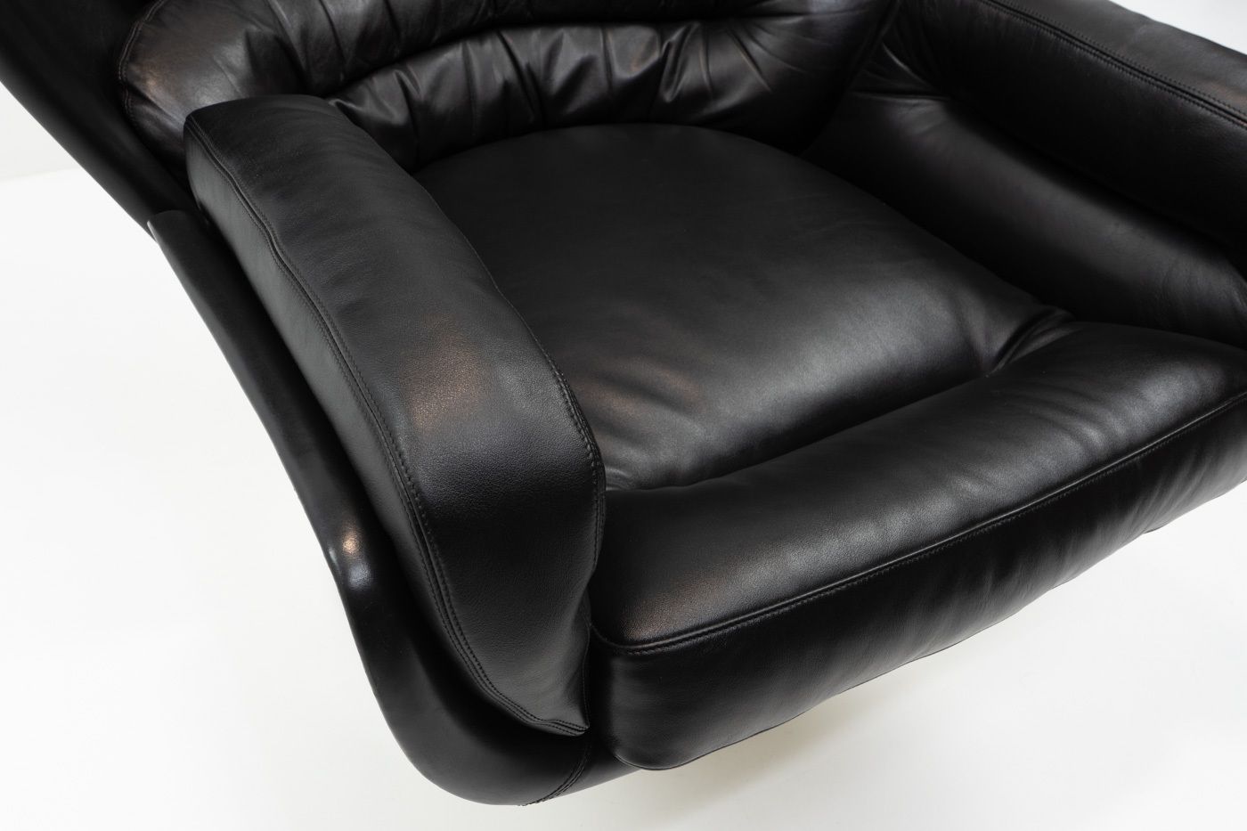 photo buy Elda Lounge Chair By Joe Colombo, 1970s Italy