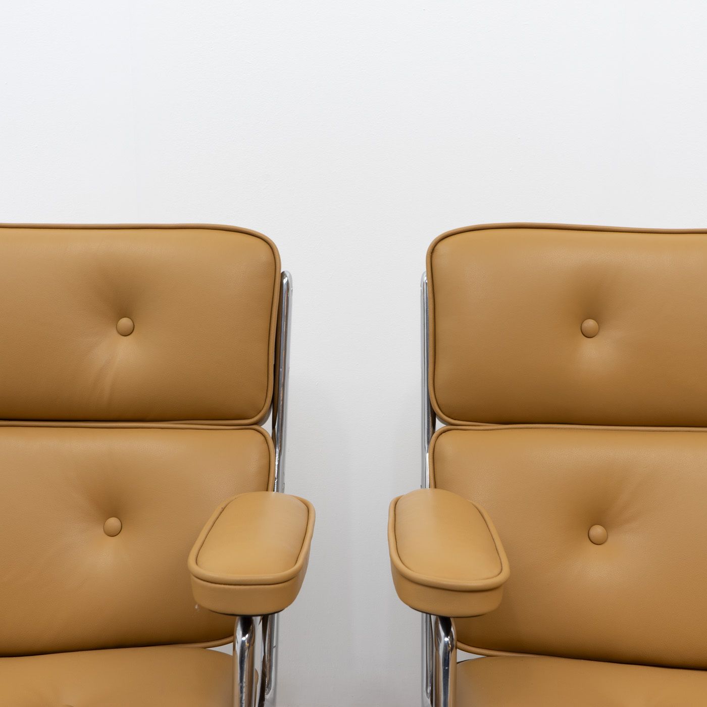photo furniture Eames Es105 Lobby Chair – Herman Miller For Vitra, Set Of 2