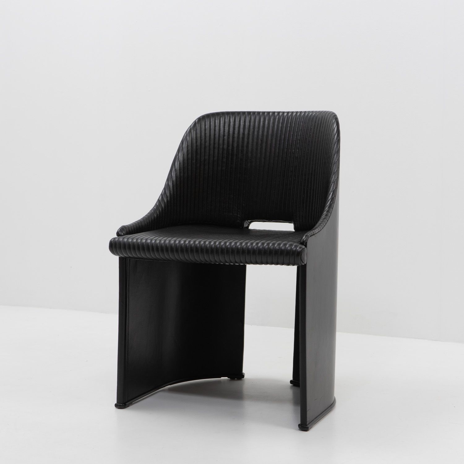 Artona 8551 Side Chair By Afra And Tobia Scarpa For Maxalto – 1980s photo for sale