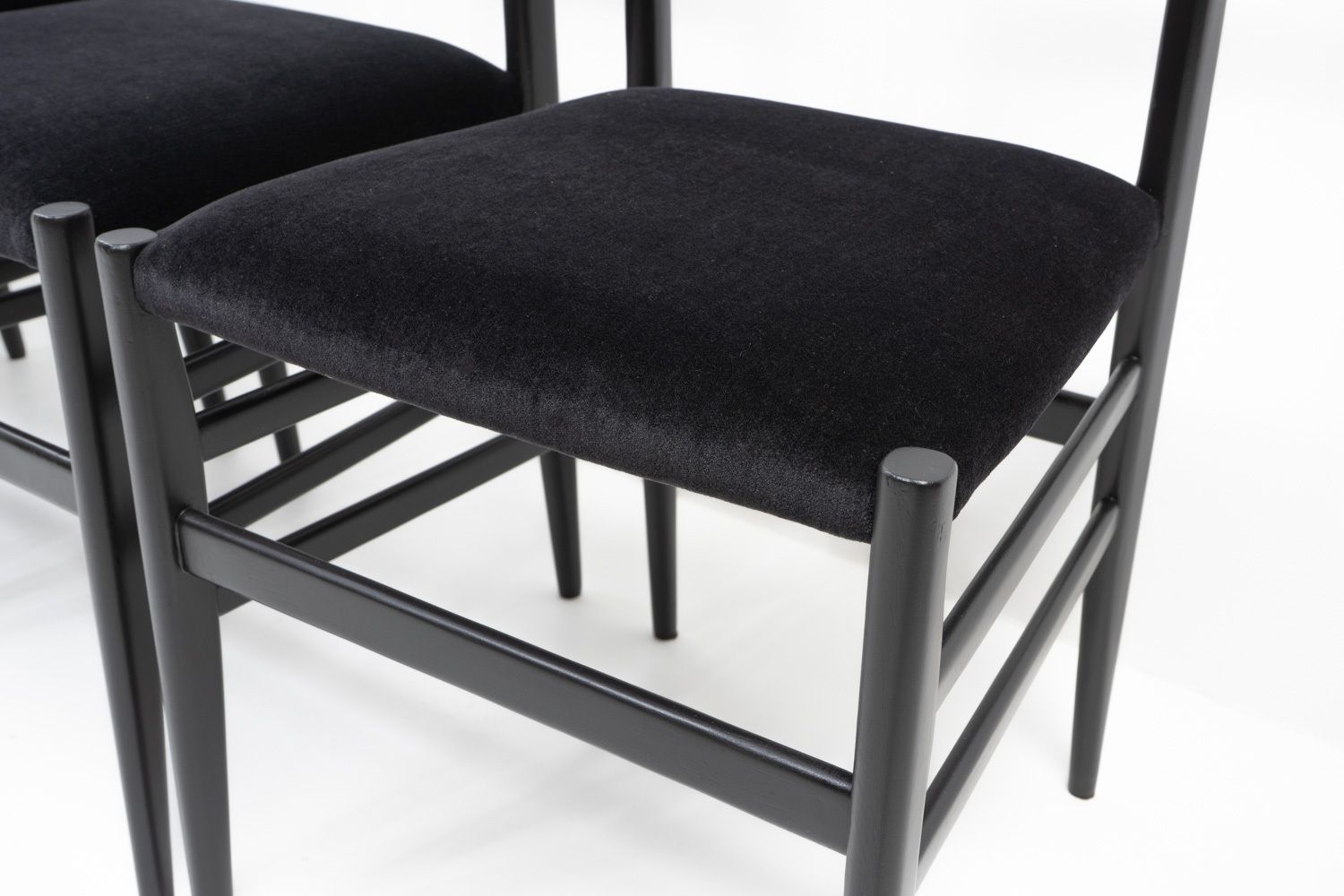 photo for sale Gio Ponti, Leggera Chairs For Cassina, 1970s – Set Of Six