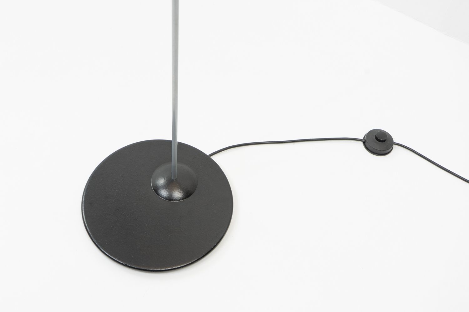 photo vinterior Globlow Floor Lamp By Snowcrash, 1990s