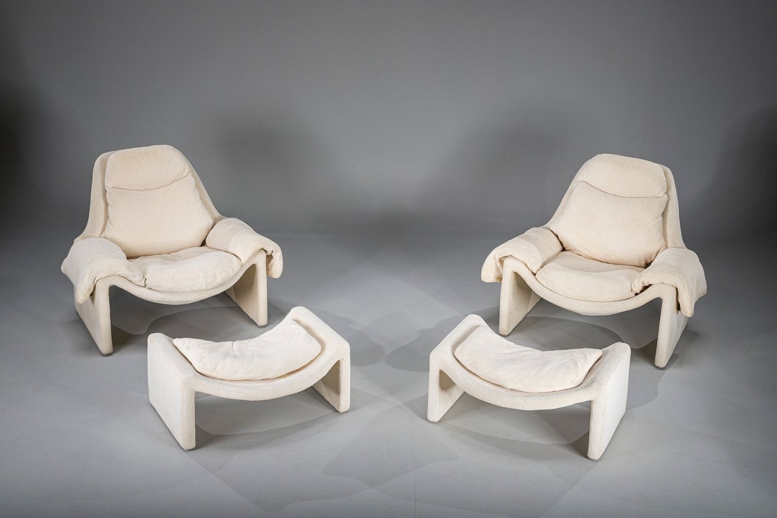 P60 Chairs And Ottomans By Vittorio Introini For Saporiti, 1960s, Set Of 4 photo for sale
