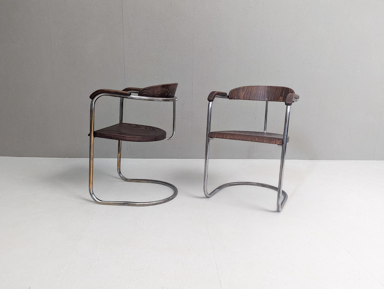 Pair Of Ss 33 Cantilever Armchairs By Hans & Wassili Luckhardt, 1930s photo buy