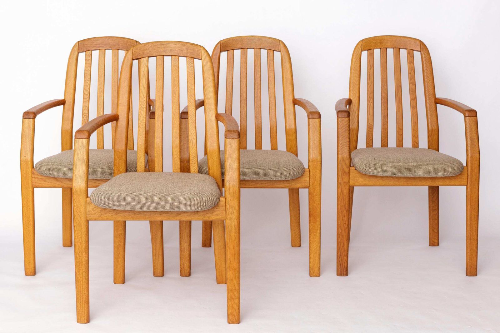 4 Vintage Dyrlund Armchairs In Oak, 1970s | Danish Mid Century Modern Dining Chairs, Light Gray Upholstery