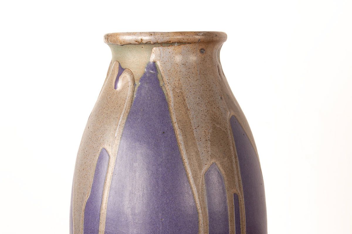 Grand vase Art déco en céramique émaillée violette par Léon Pointu, Grès de Puisaye, 1920. photo vinterior