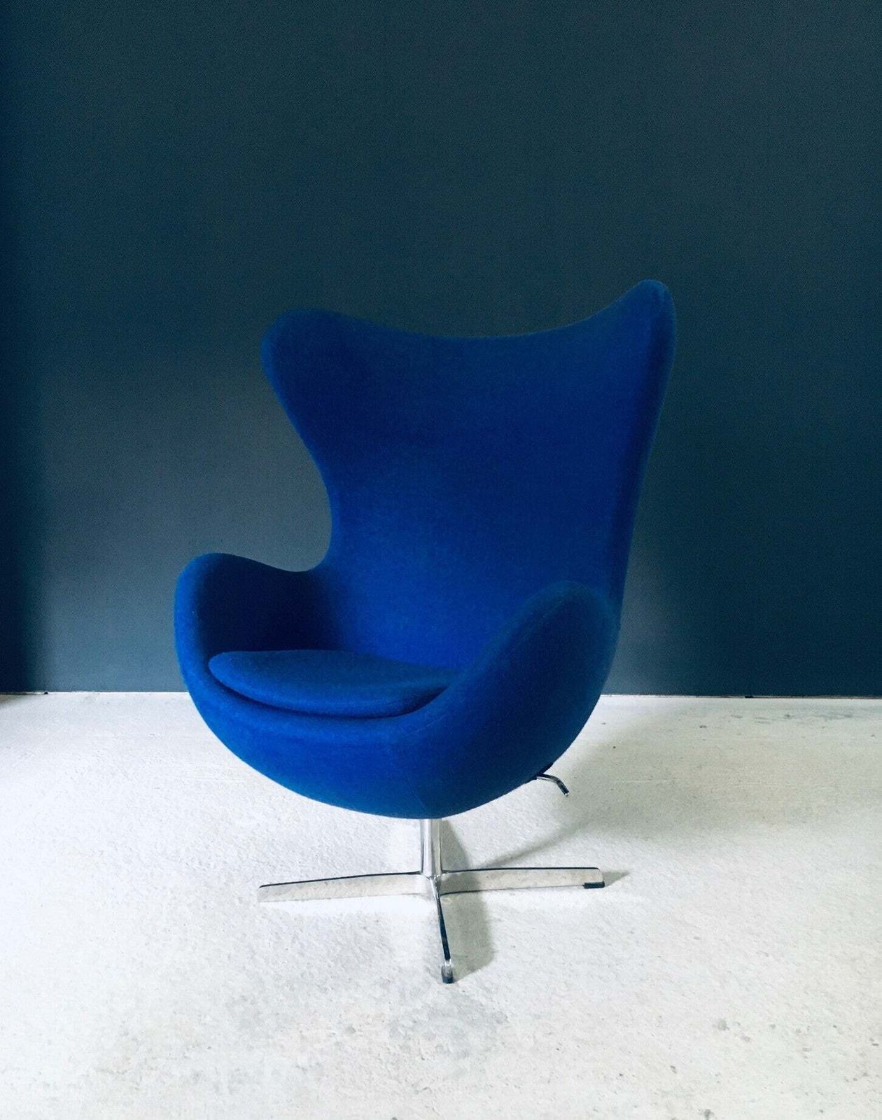 Meubels Mid Century Modern Scandinavian Design Egg Chair Van Arne Jacobsen, Denemarken, Ca. Jaren 1970 photo