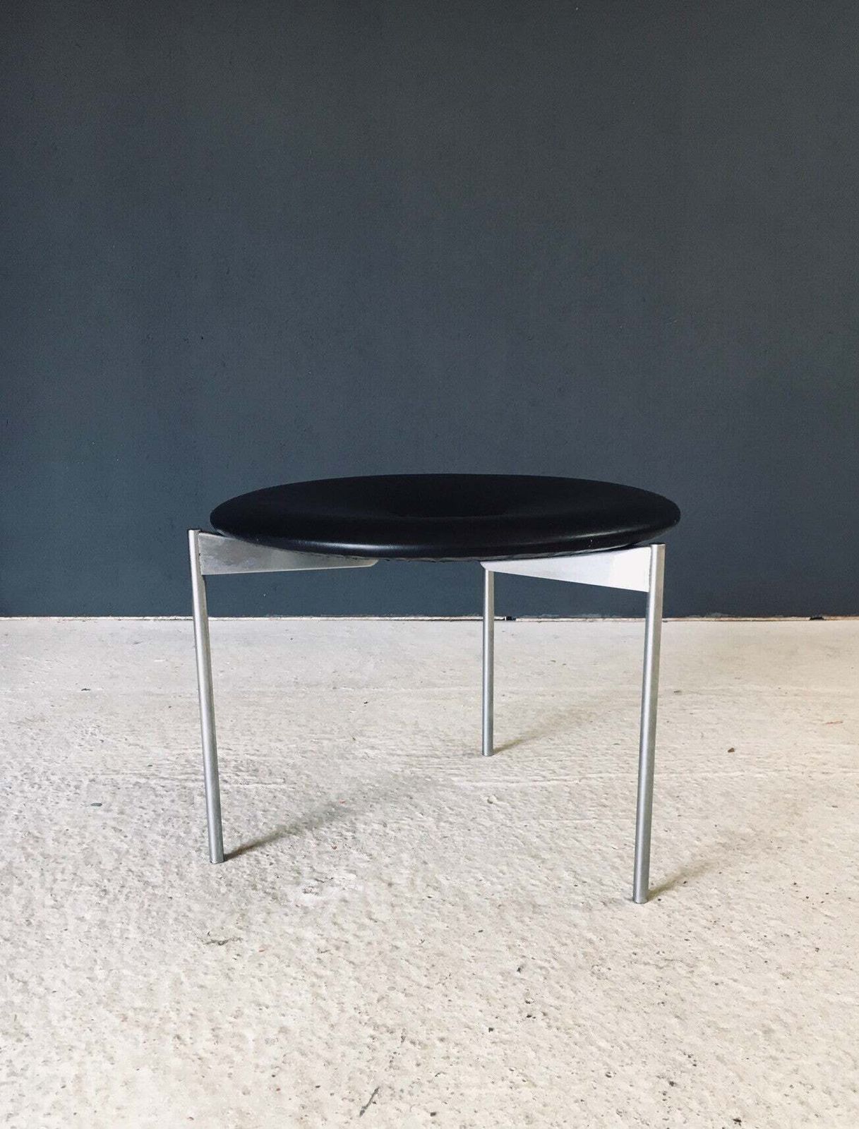 Midcentury Modern Design Leather Tripod Stool By Uno & östen Kristiansson For Luxus, Sweden 1960's photo vinterior
