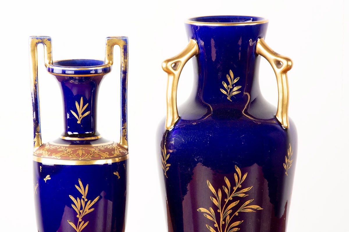 photo vinterior Grand vase de style néoclassique en porcelaine, motifs bleu cobalt et or, manufacture Pinon Heuzé, 1930.