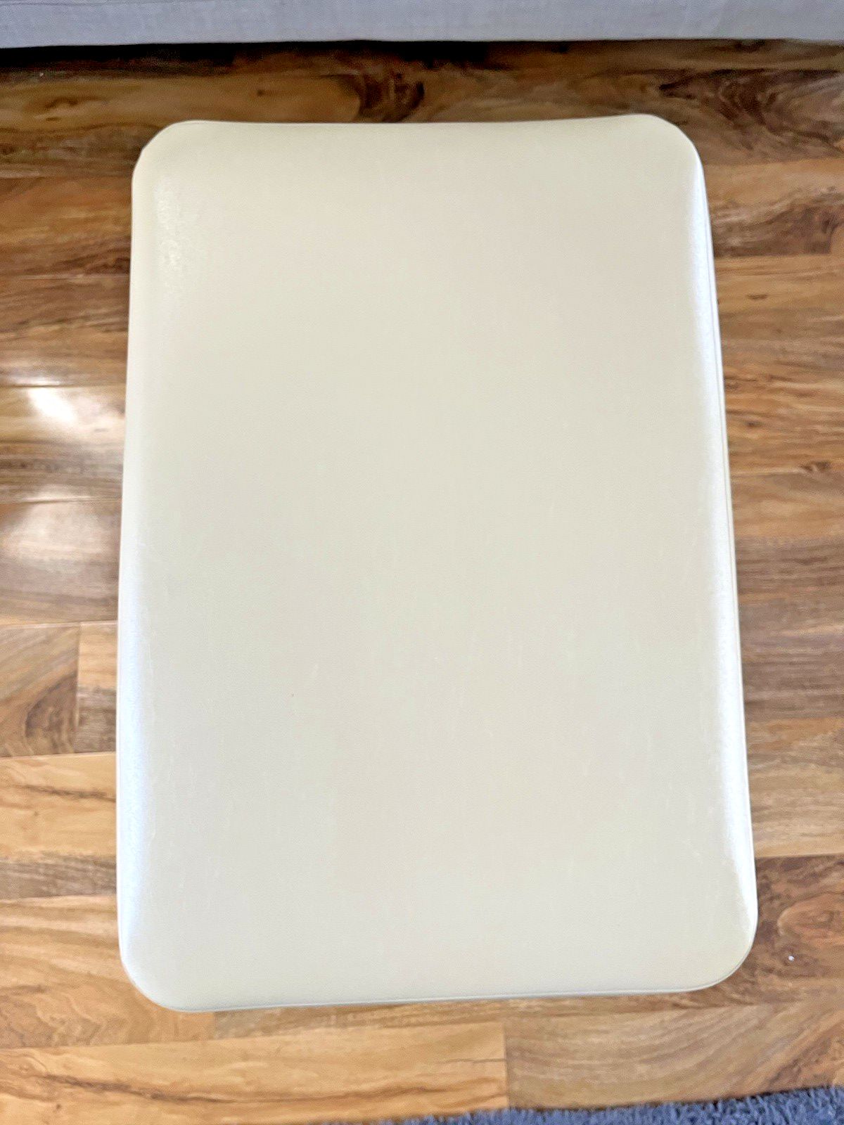 110.0 Stylish Mid Century 1960's Automatic Restaleg Cream Vinyl Foot Stool Pouffe 70's photo