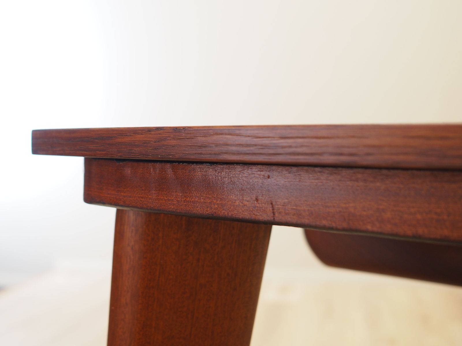 photo vintage Eiken Bureau, Italiaans Design, Jaren 1970, Productie: Italië
