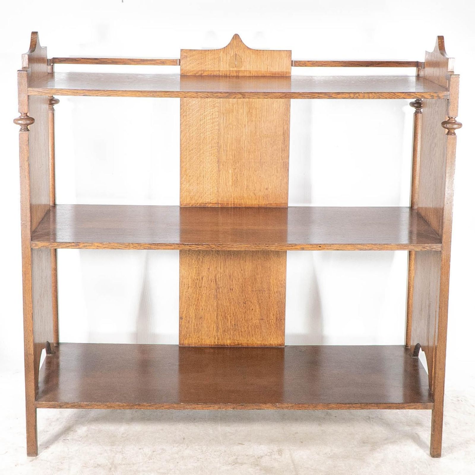 A Glasgow School Arts & Crafts Oak Buffet W/ Plank Sides And Central Plank Back photo vintage