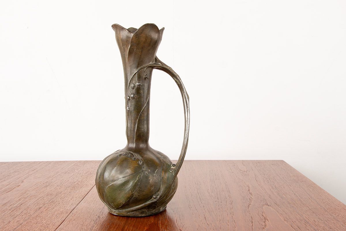 photo vintage Vase Art Nouveau en étain massif, patine bronze, par Louis Chalon, 1910.