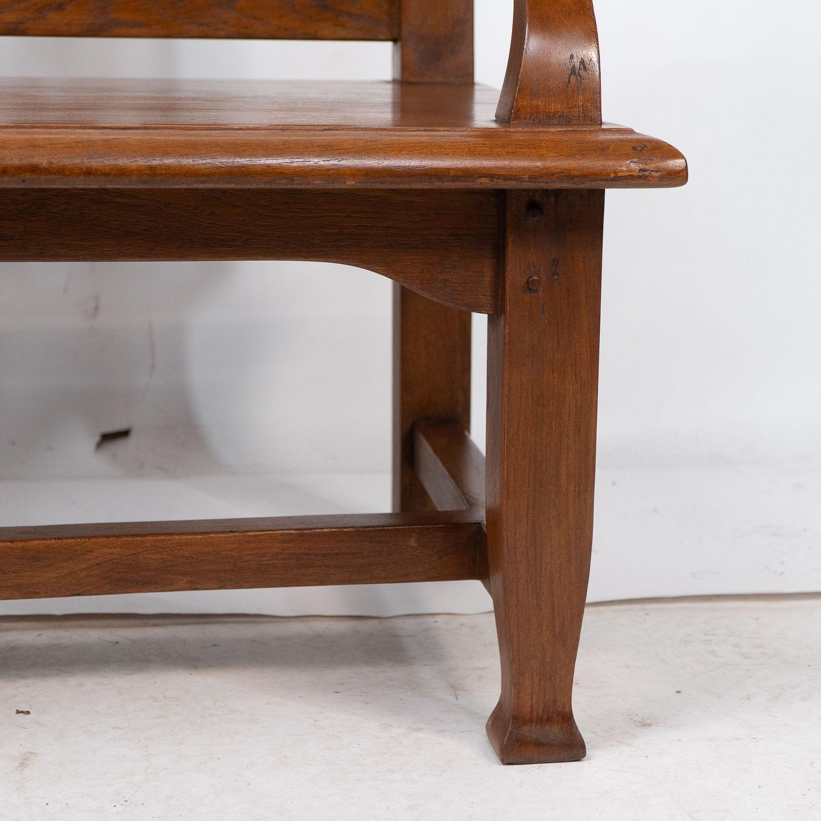 5915.0 An Arts And Crafts Super Quality Teak Hall Bench In The Style Of Arthur Simpson photo