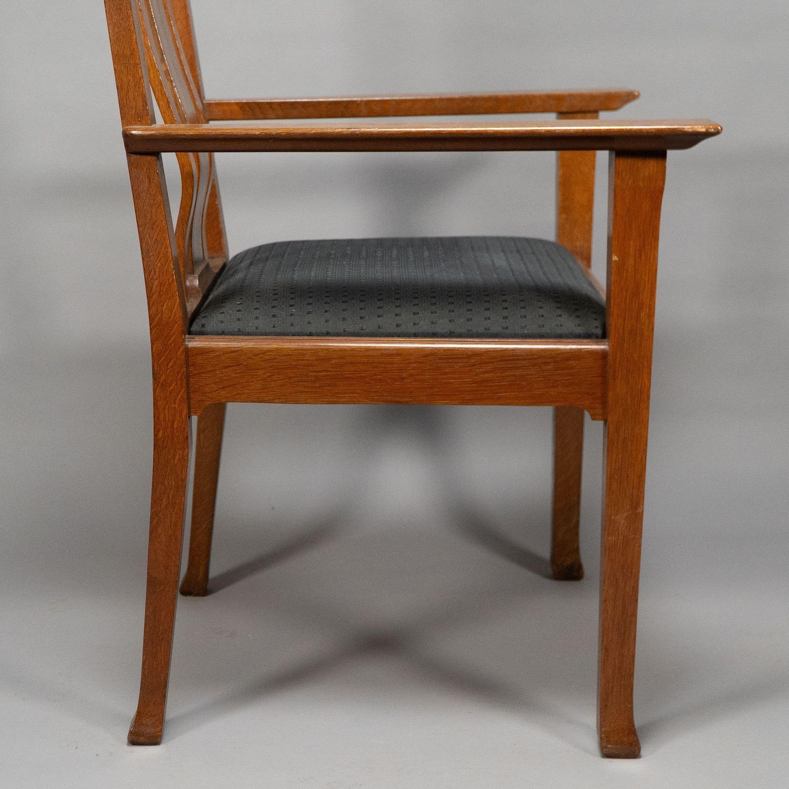 12747.0 C R Ashbee For The Guild Of Handicraft. A Rare Arts And Crafts Oak Armchair photo