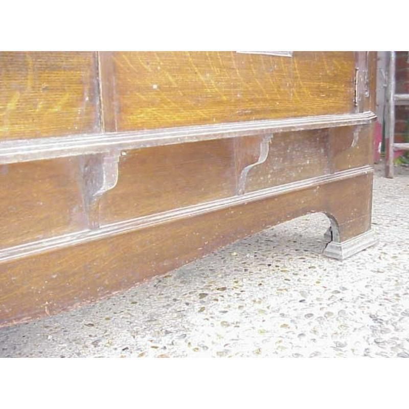 Wylie And Lochhead. A Good Quality Oak Arts And Crafts Glasgow Style Sideboard photo Furniture