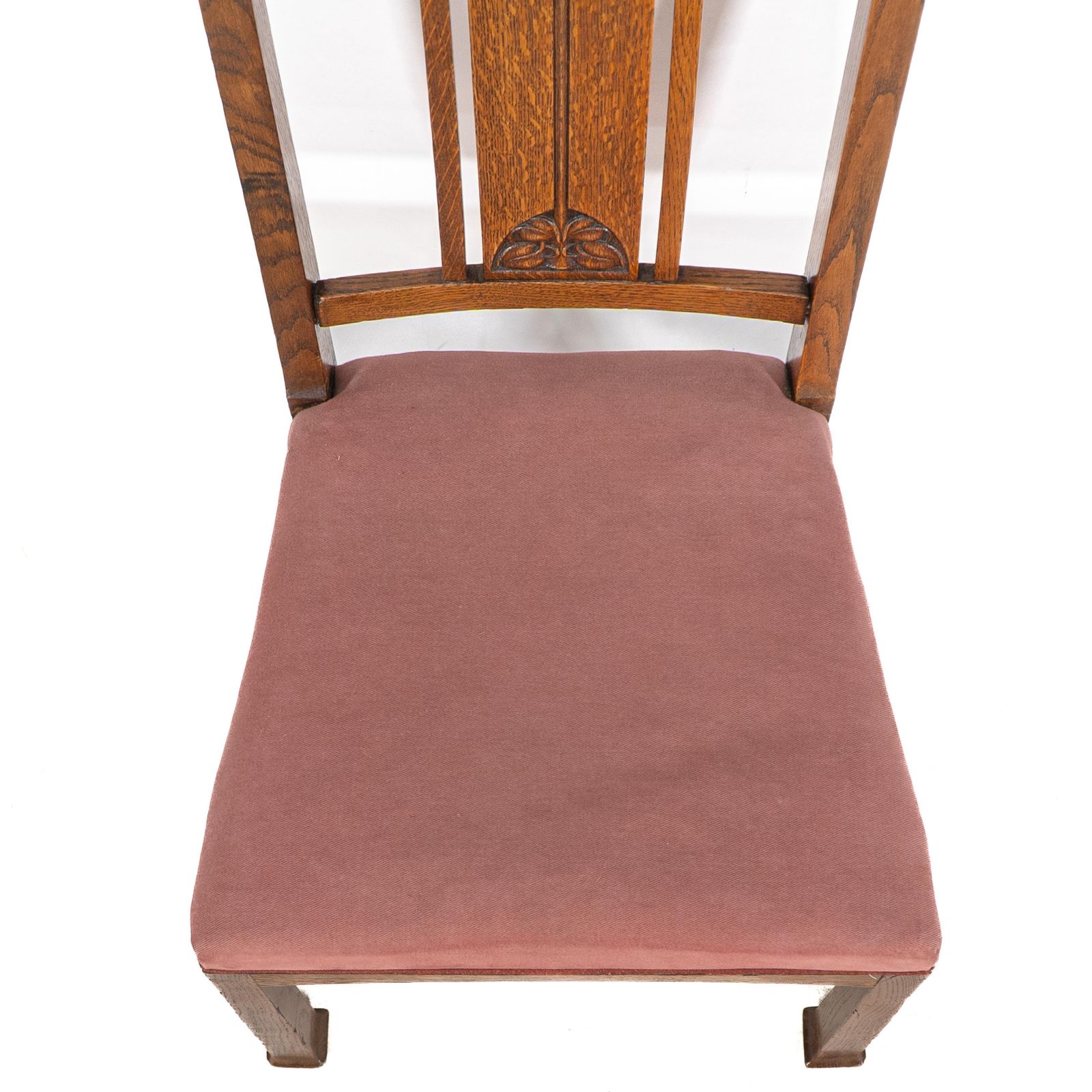 photo vinterior Robson & Sons. Set Of 4 Arts & Crafts Oak Dining Chairs With Carved Floral Backs