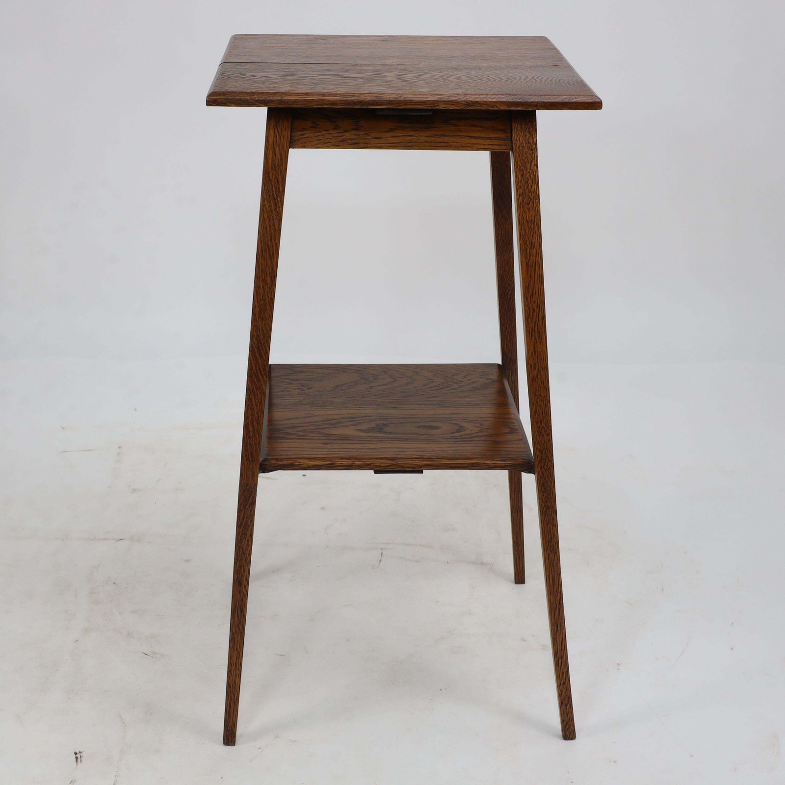 Waring And Gillow. A Good Quality Little Arts And Crafts Oak Sidetable photo furniture