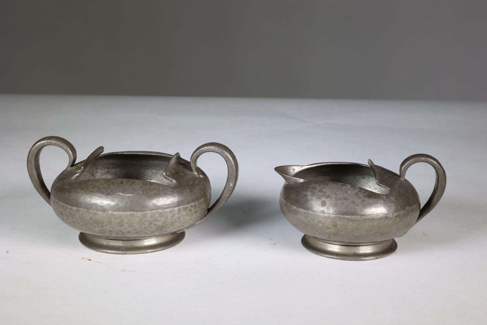 Liberty And Co. An English Pewter 0966 Arts And Crafts Milk And Sugar Bowl photo vinterior