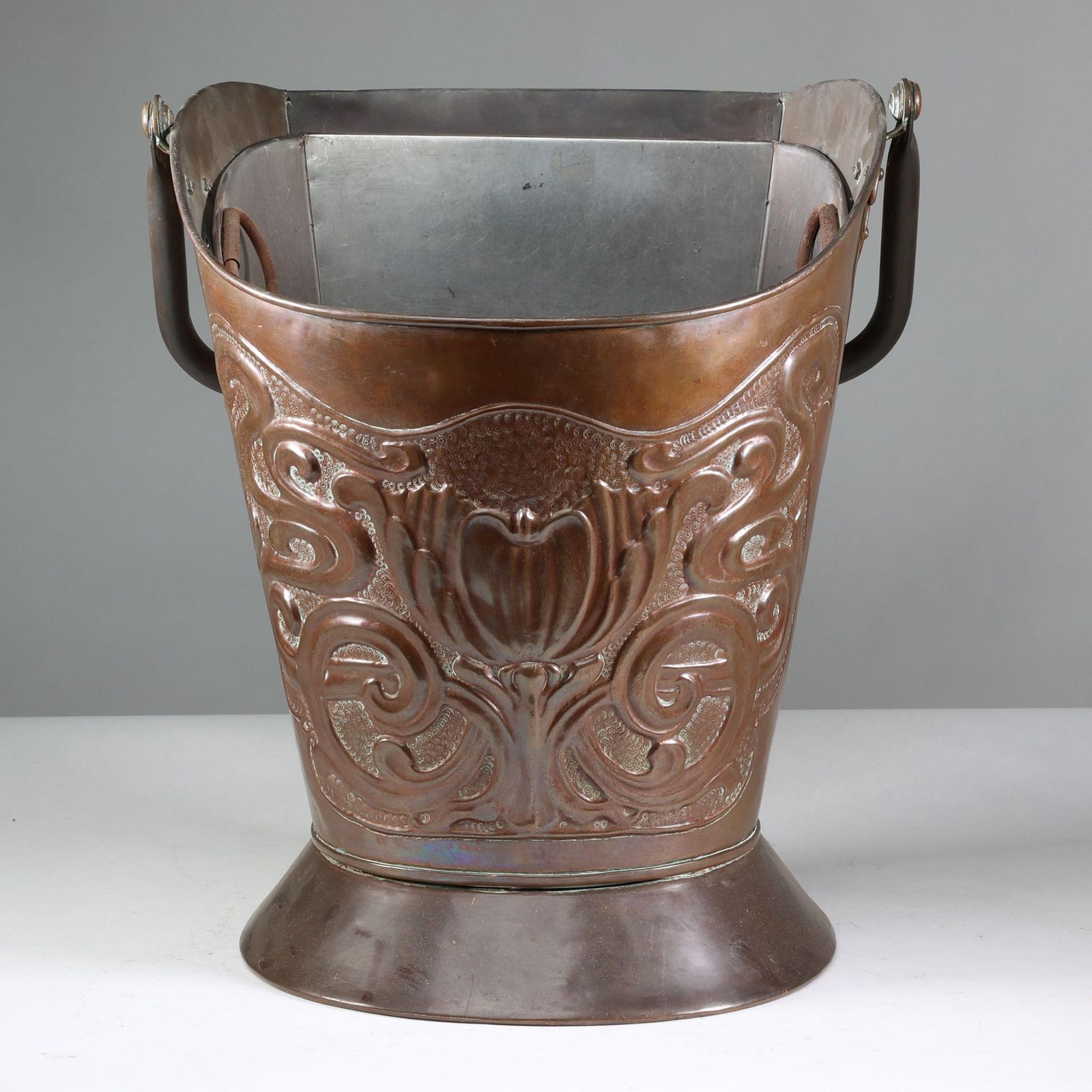 Townshend's Birmingham (Stamped). An Impressive Arts & Crafts Copper Coal Bucket photo furniture