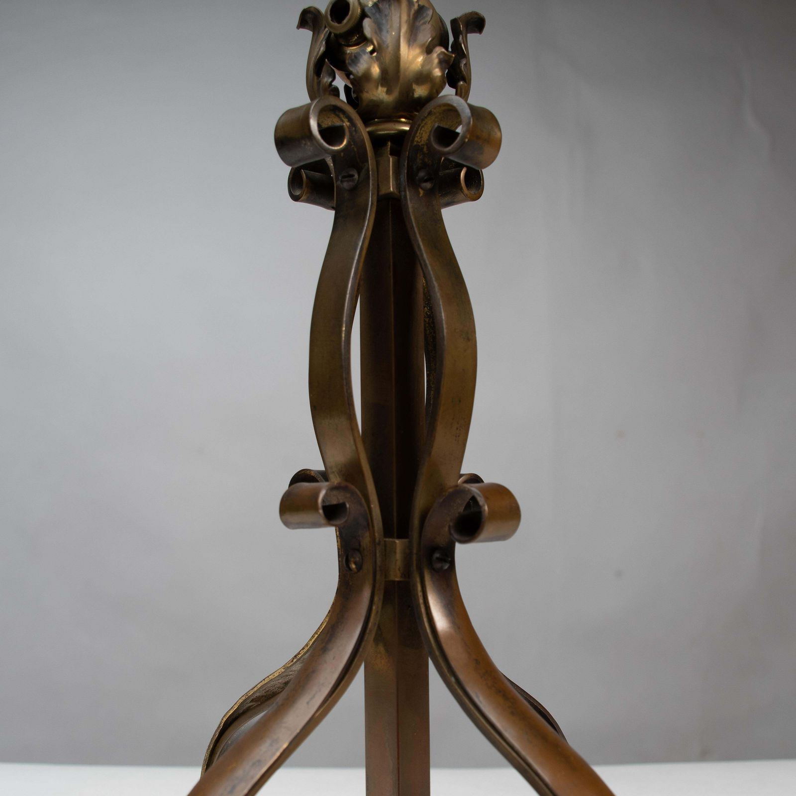 photo vinterior A Pair Of Arts And Crafts Brass Table Lamps Or Post Lamps