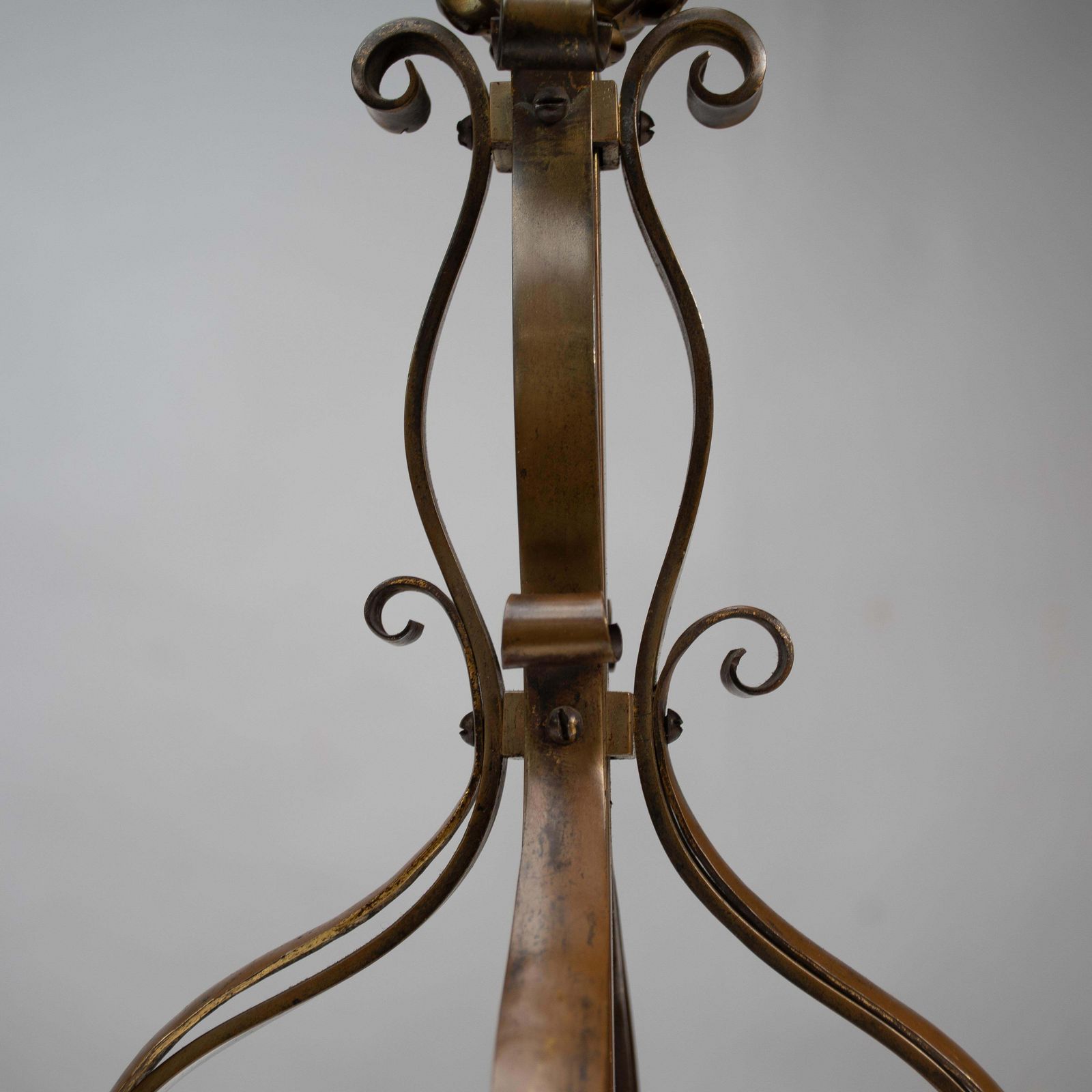 photo vintage A Pair Of Arts And Crafts Brass Table Lamps Or Post Lamps