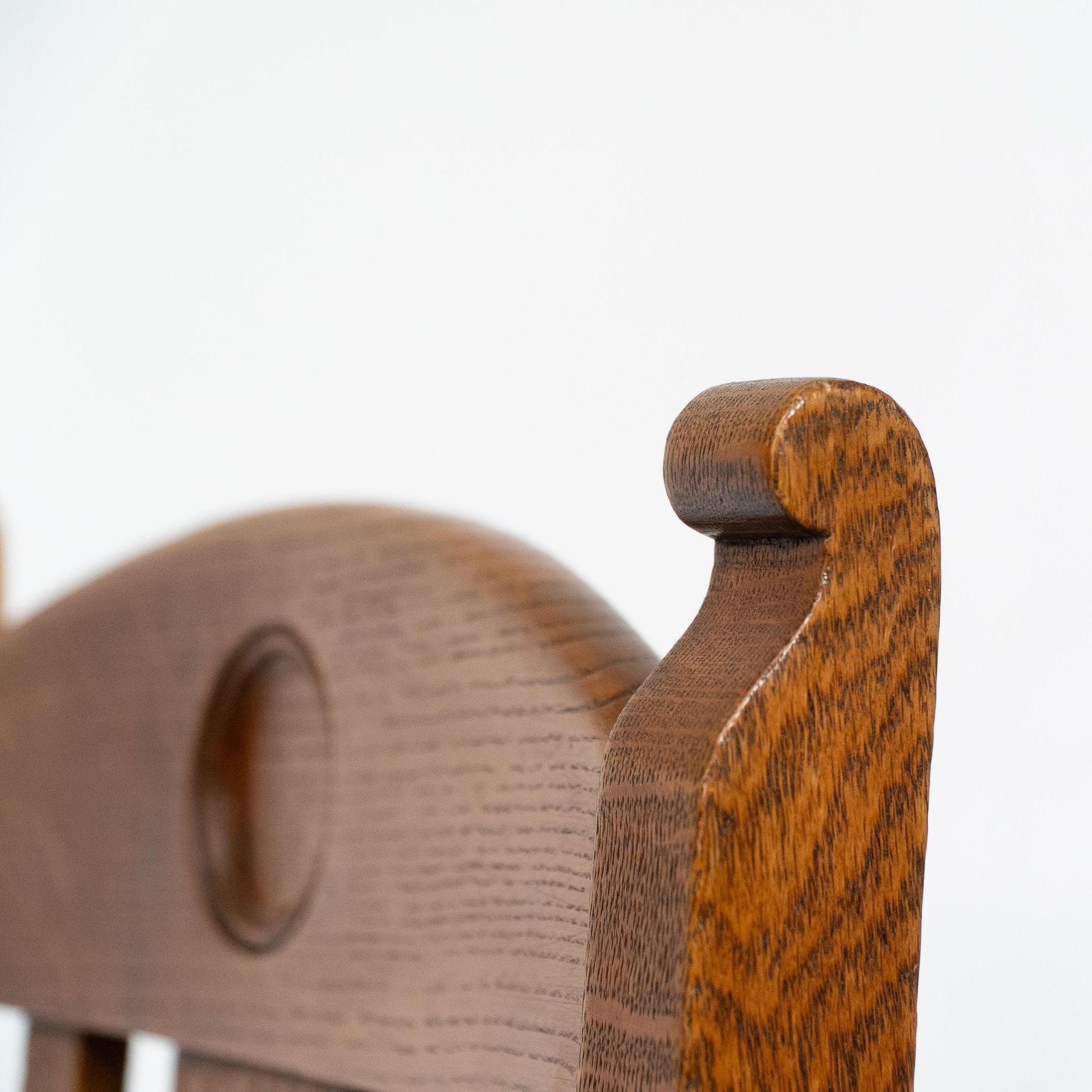photo furniture Shapland And Petter. A Set Of Four Arts And Crafts Oak Dining Chairs