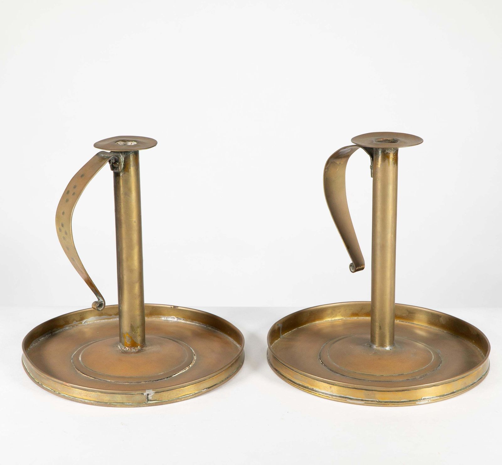 A Pair Of Scottish School Arts & Crafts Brass Candlesticks W Circular Drip Trays photo Home Decor