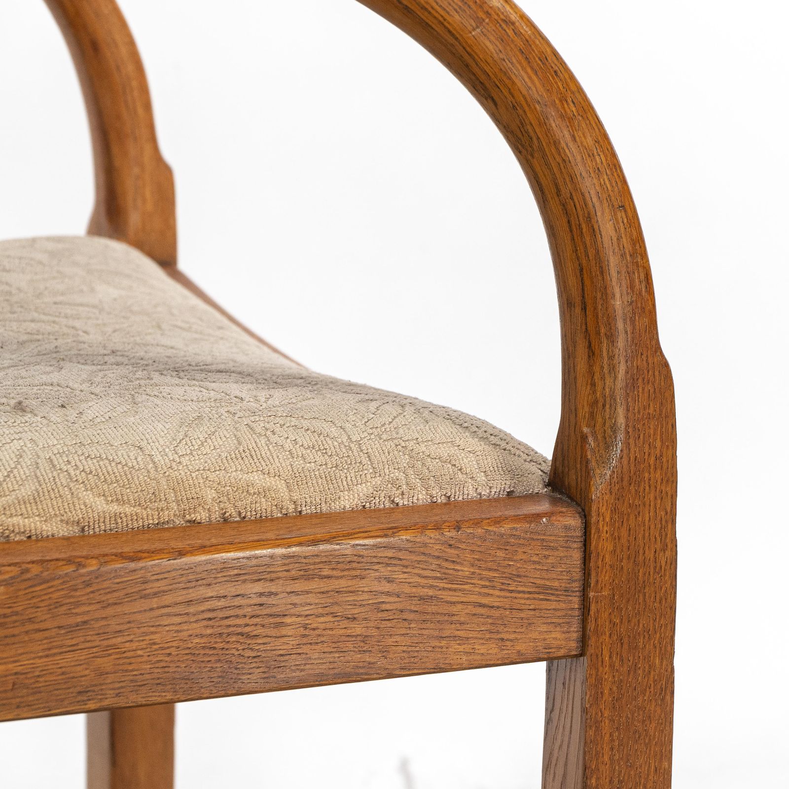 photo vintage Heals. Four Art Deco Oak Armchairs With Shaped Backrests & Rounded Arms