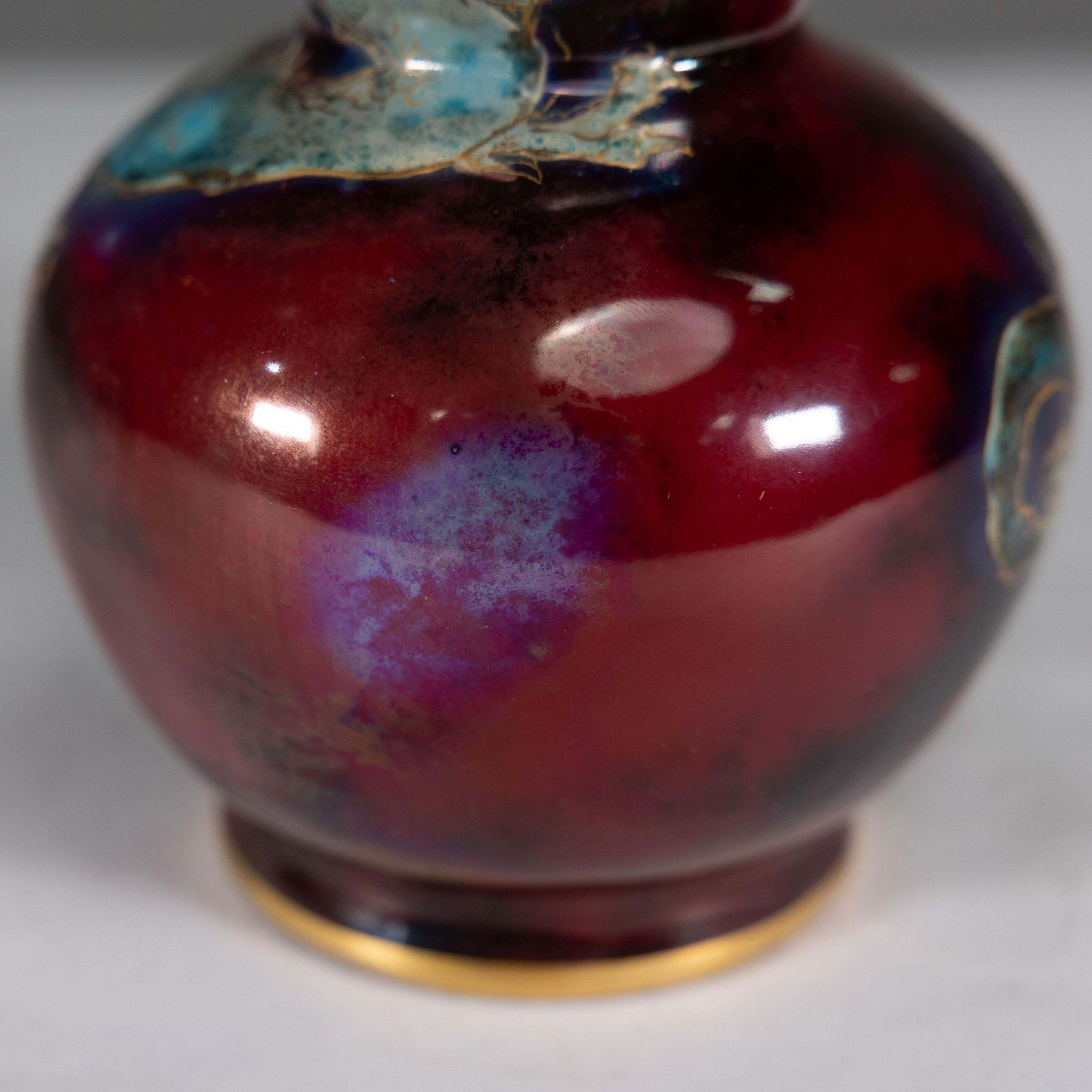 photo vinterior Bernard Moore. A Red Flambe Vase Decorated With A Dragon In The Japanese Style.