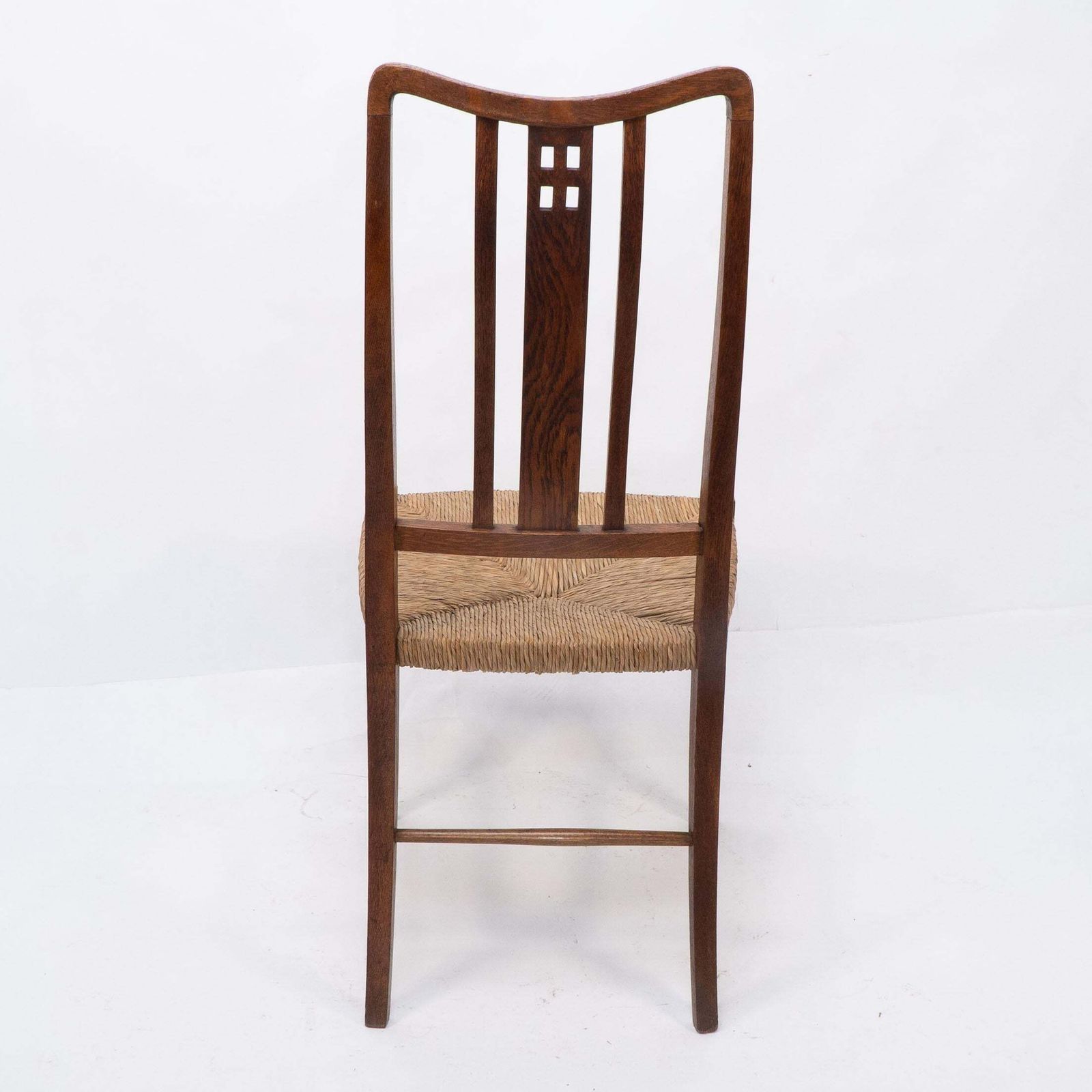 photo vintage Wylie And Lochhead (Attributed). A Pair Of Rush Seated Side Or Bedroom Chairs