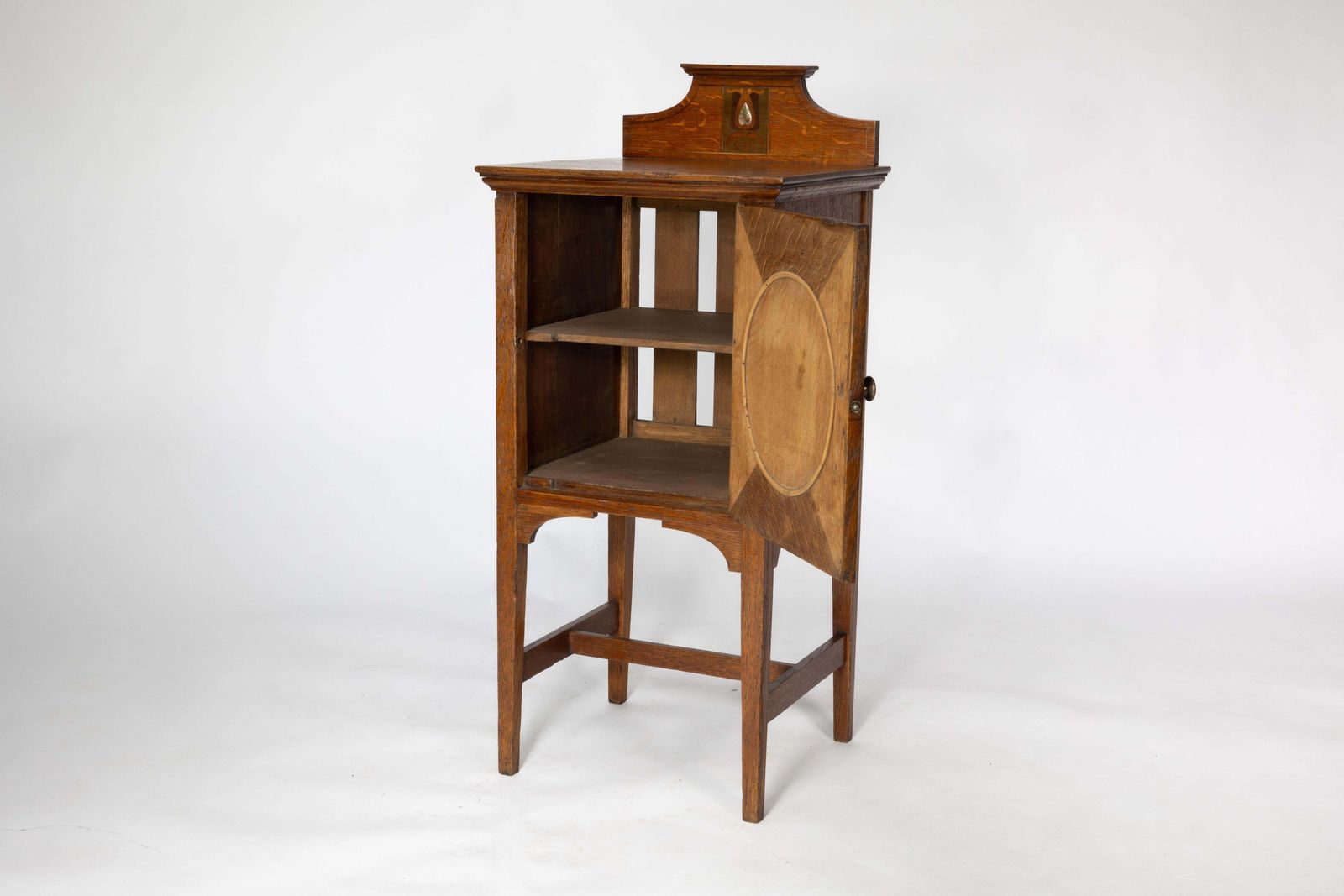 Shapland And Petter. An Arts And Crafts Oak Bedside Cabinet photo 1836.0