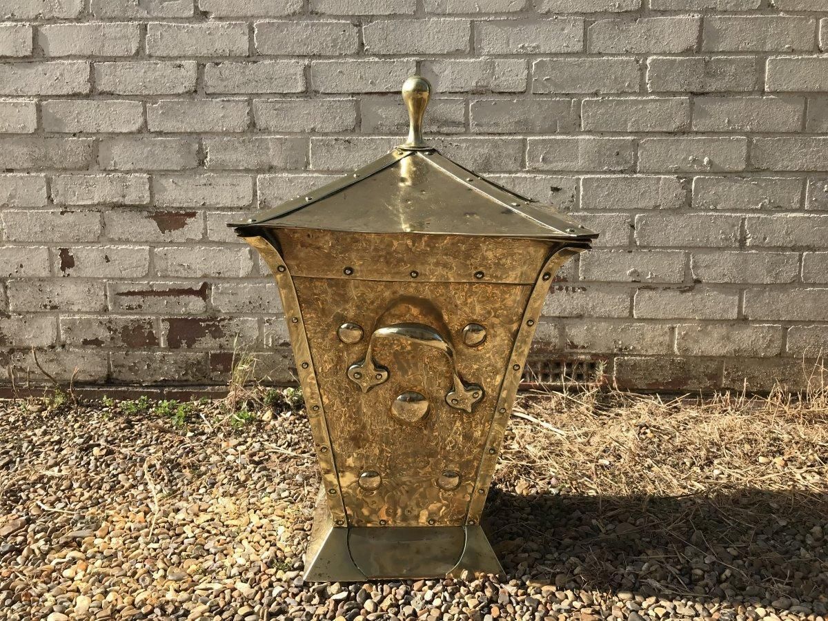 Birmingham Guild Of Handicraft, Attributed, An Art & Crafts, Brass Coal Bucket. photo vinterior