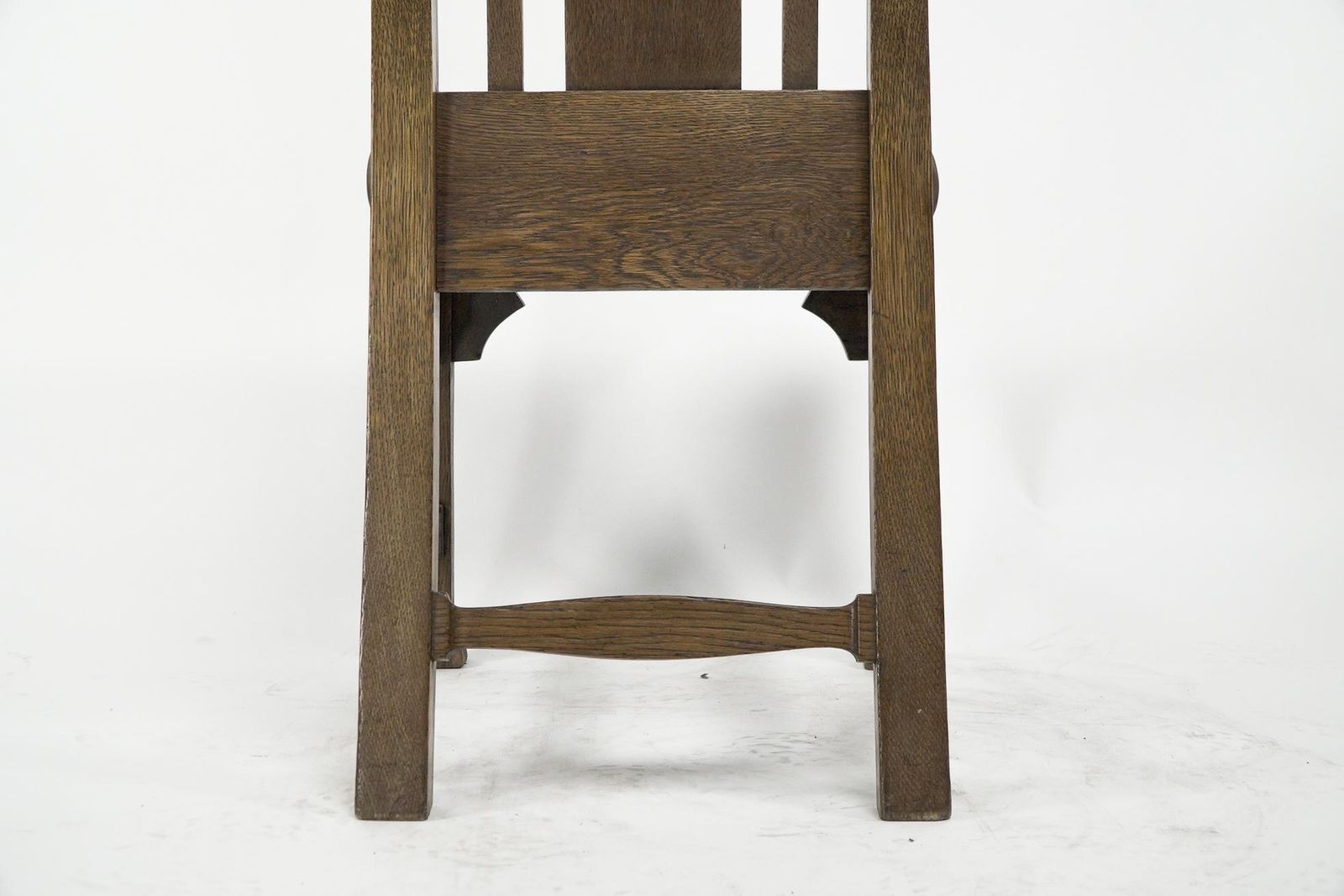 photo vinterior Norman & Stacey Attributed. An Arts And Crafts High With Shaped Back Oak Chair