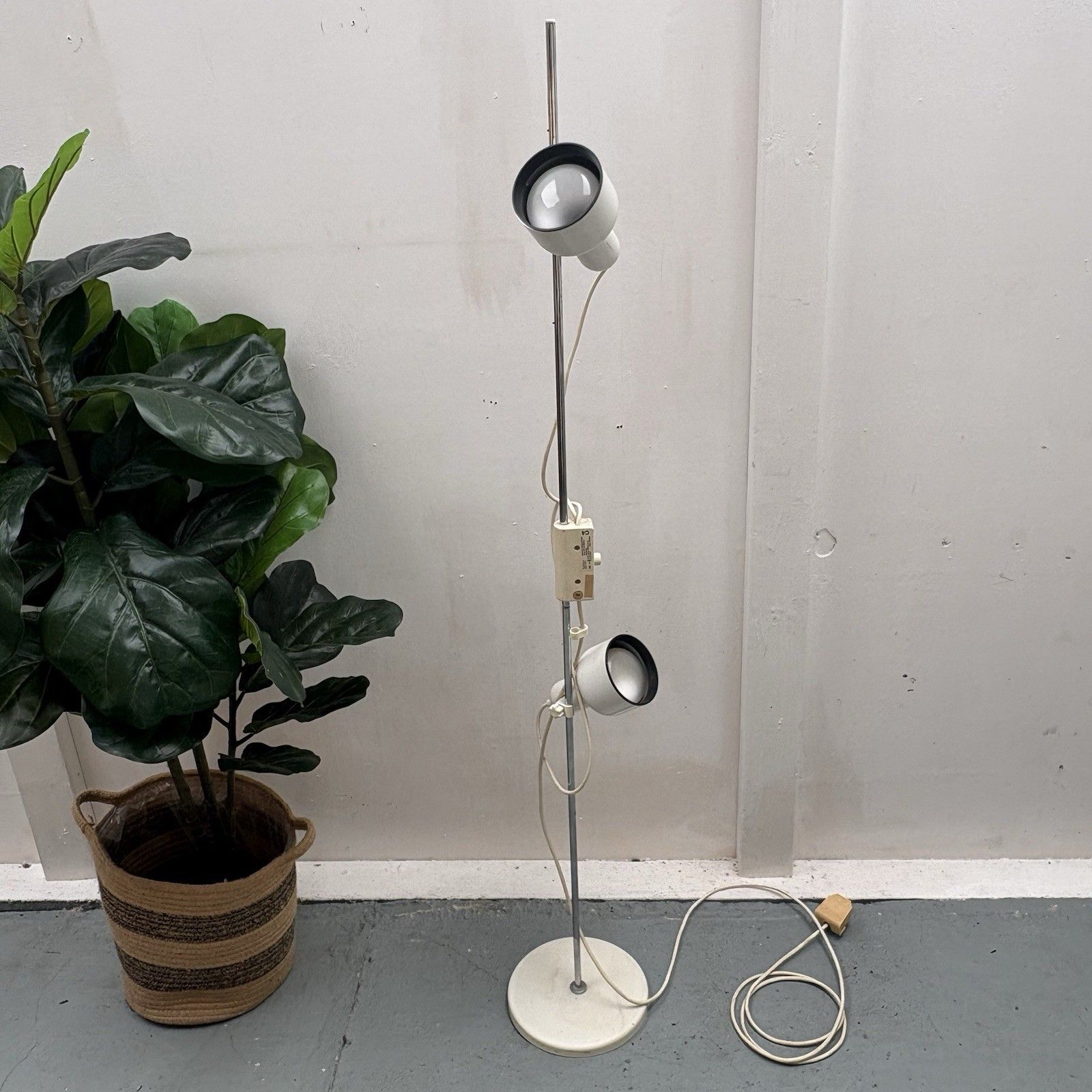 photo for sale Vintage 1970s / 1980s Twin Shade Habitat Adjustable Floor Lamp
