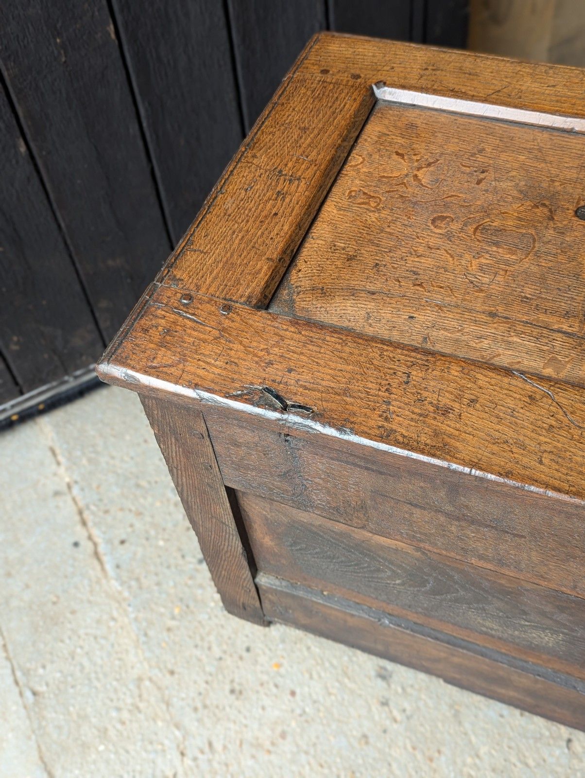 photo vinterior Antique Oak Coffer (Delivery Available) Small 17thc Oak