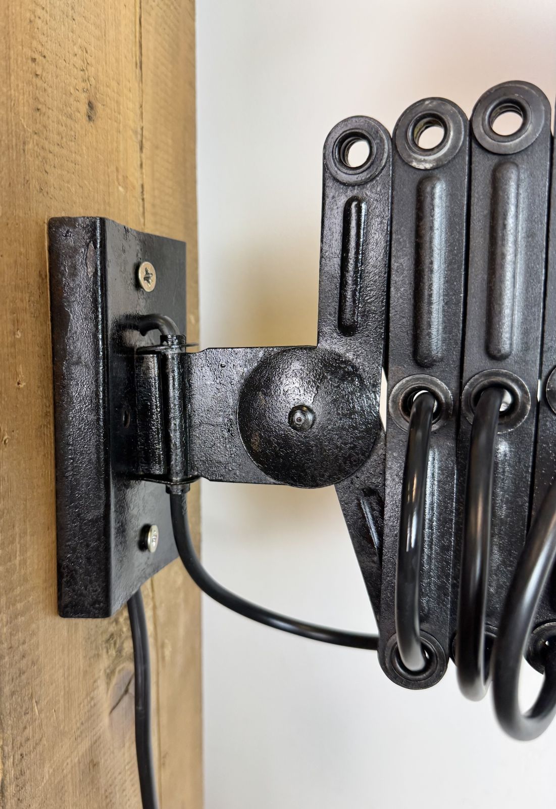 photo furniture Industrial Black Scissor Wall Lamp, 1950s