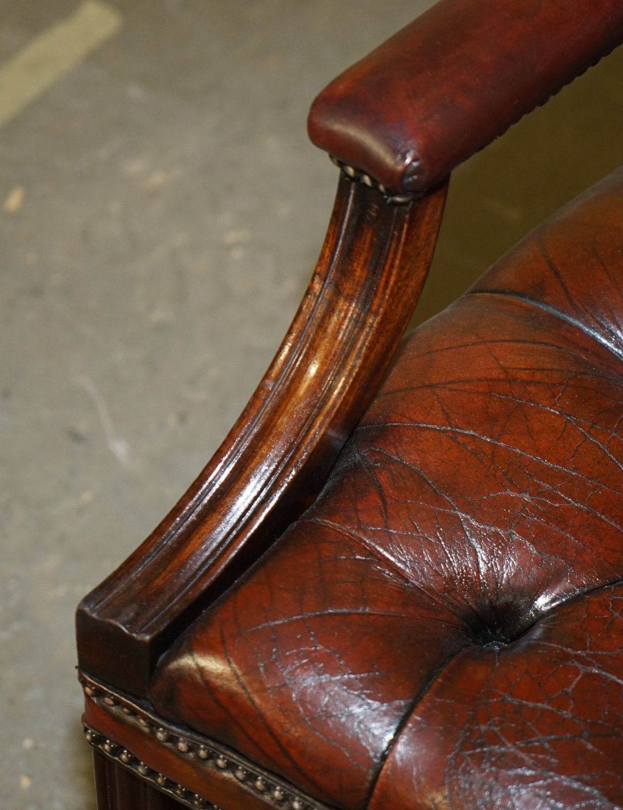 Furniture Fine Fully Restored Vintage George II Style Chesterfield Tufted Leather Armchair photo