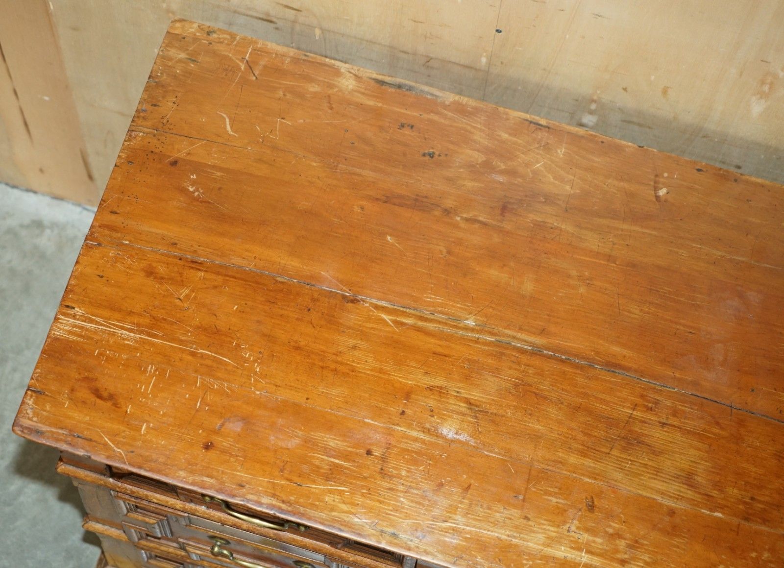 photo vinterior Antique 17th Century English Oak Medium Sized Chest Of Two Over Two Drawers