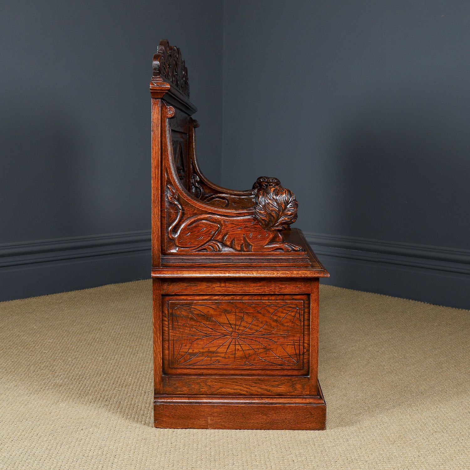 Small English Victorian Carved Oak Bench Monks Kitchen Hall Settle (Circa 1880) photo buy