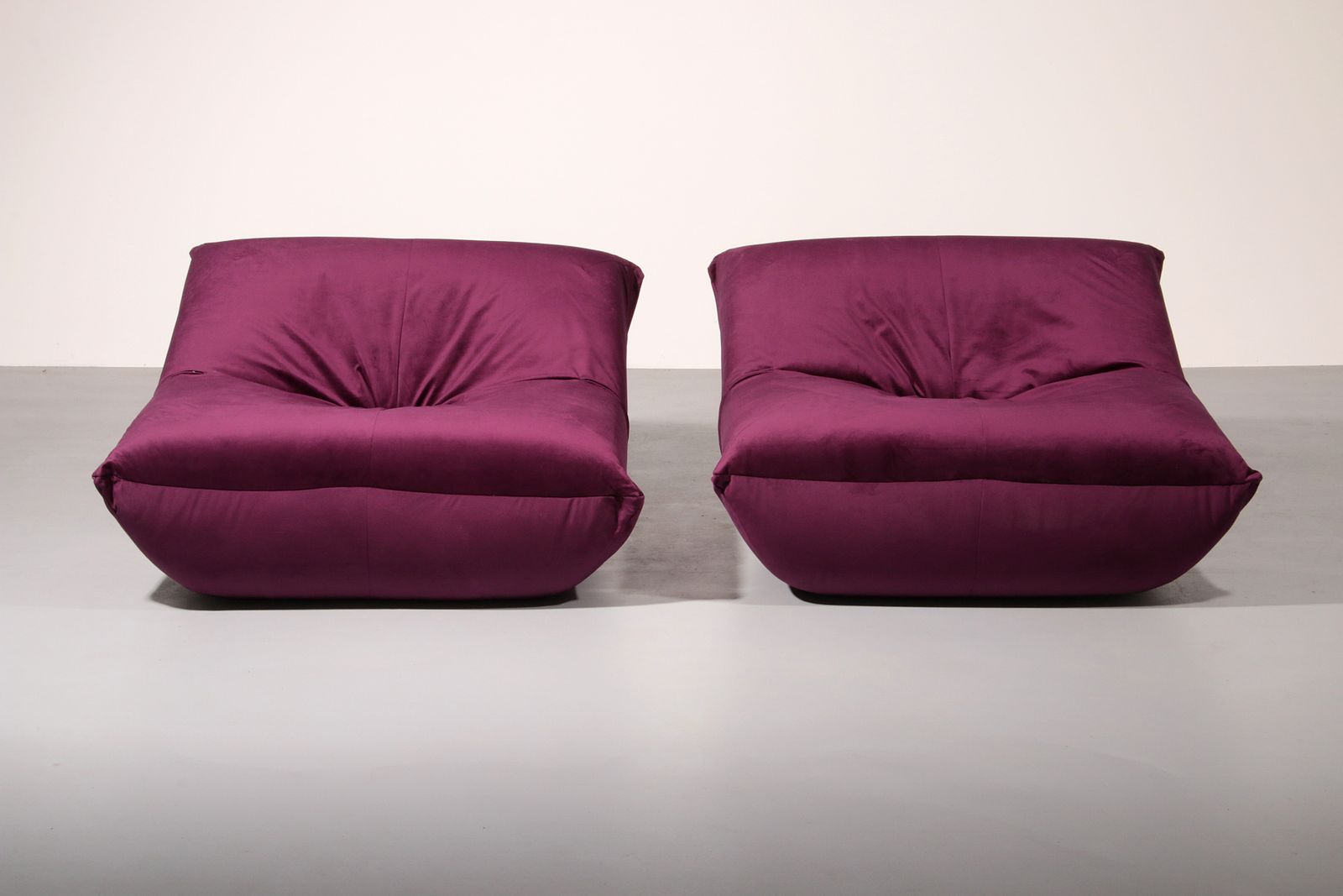 Purple Papillon Lounge Chairs By Guido Maria Rosati For Giovannetti photo for sale