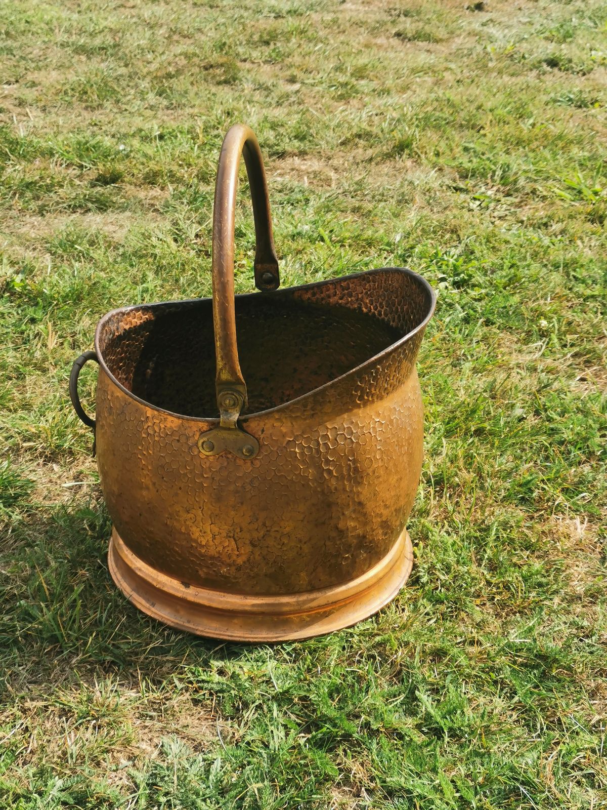 Victorian Brass Coal Scuttle   1850s Hand Hammered   Original Patina