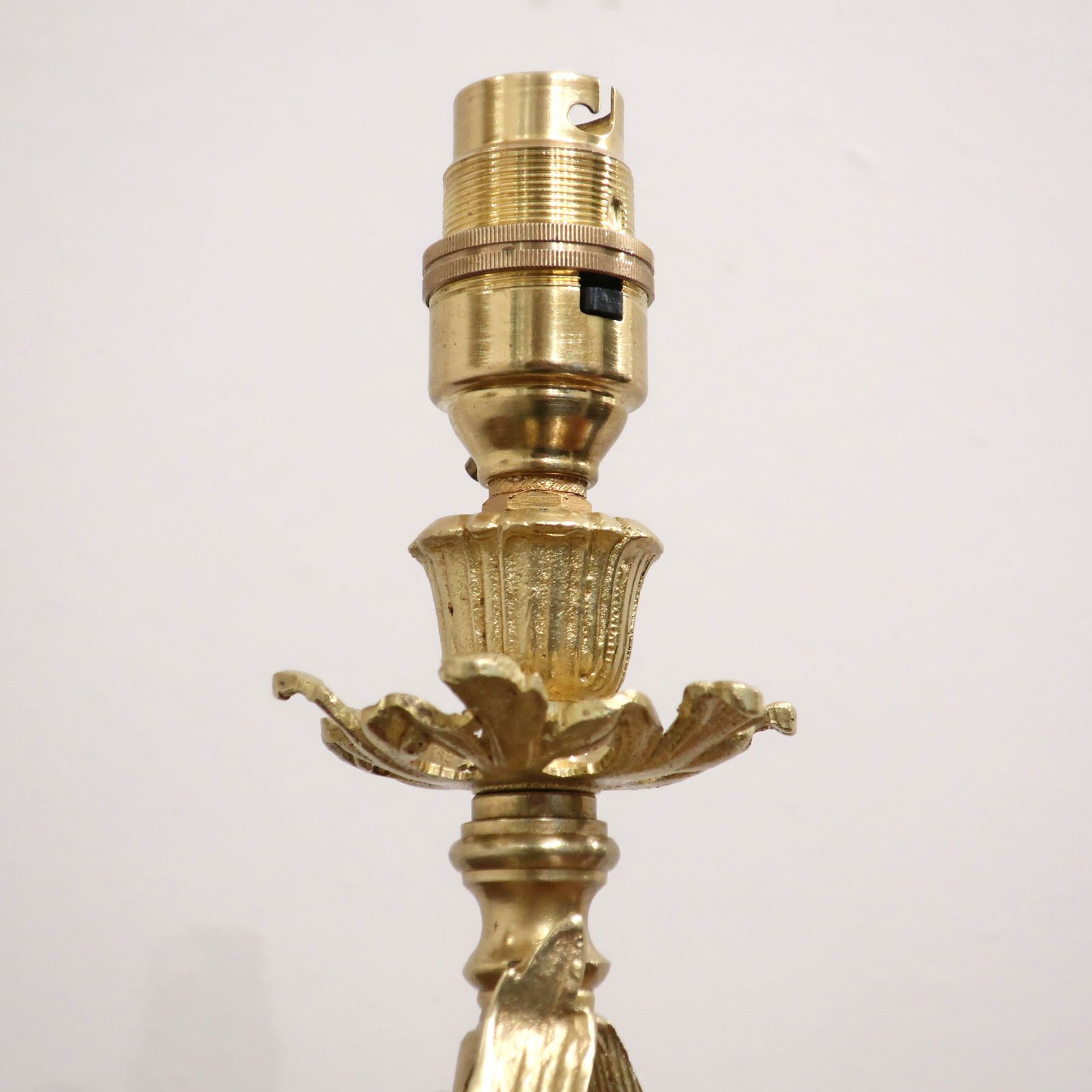photo furniture French Rococo Style Gilt Bronze Table Lamp