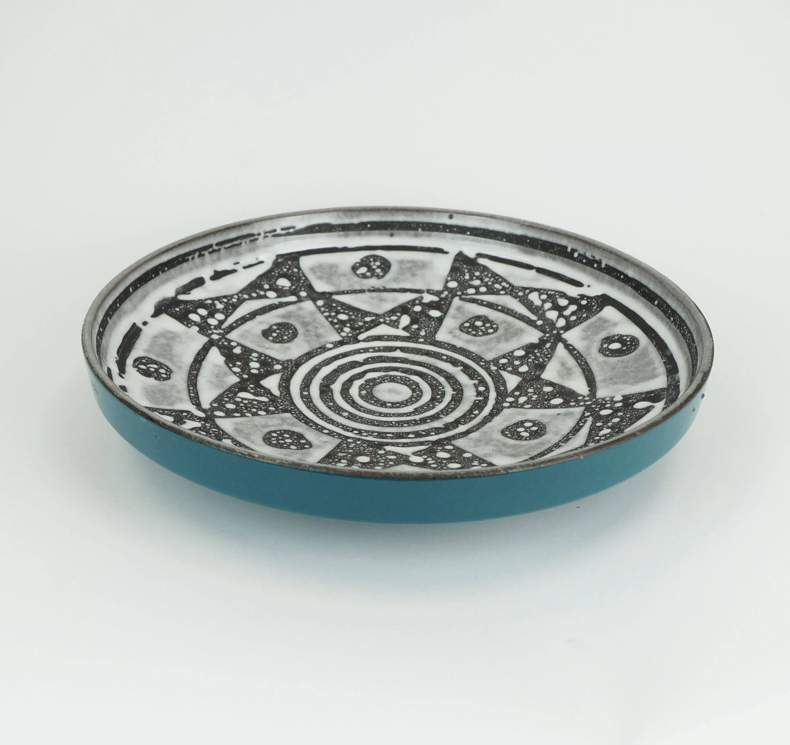 photo for sale Large Carstens Bowl Decor Ankara Grey And Brown Glaze No. 1075 31 1960s
