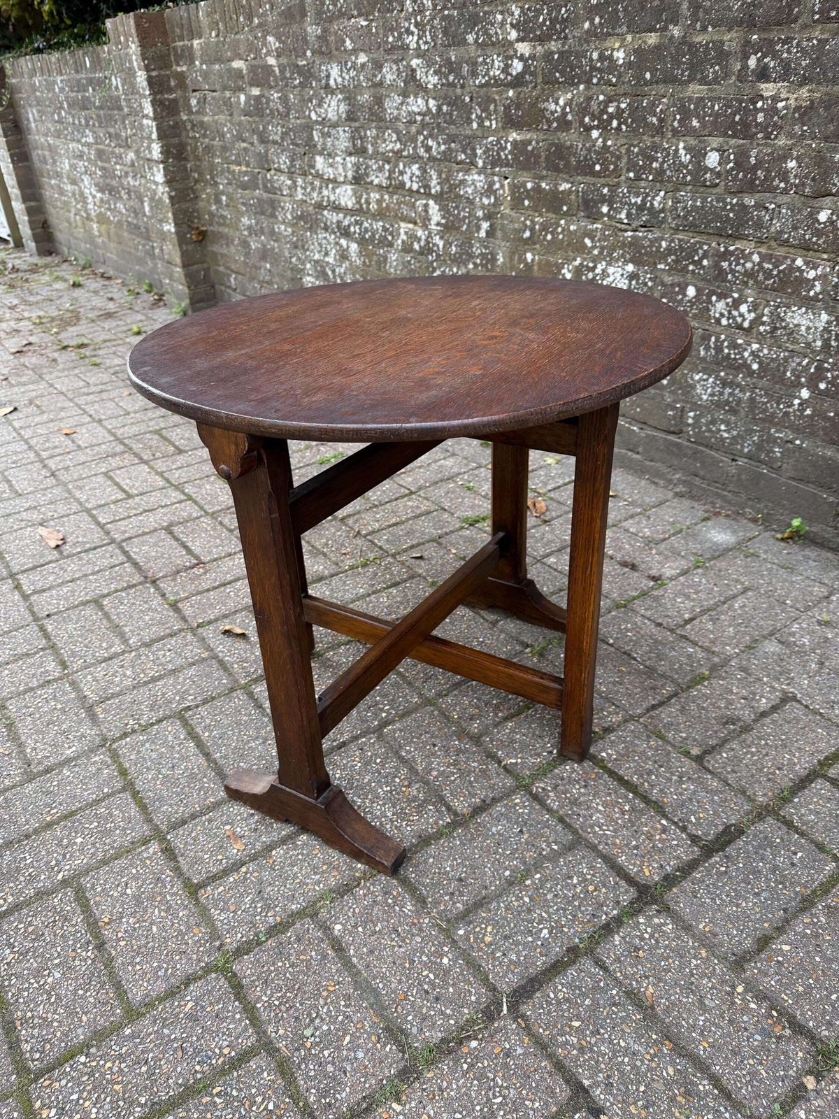 Antique Oak Gateleg Folding Table | English Arts & Crafts Style Solid Oak Round Side Table C.1920s–30s photo vinterior