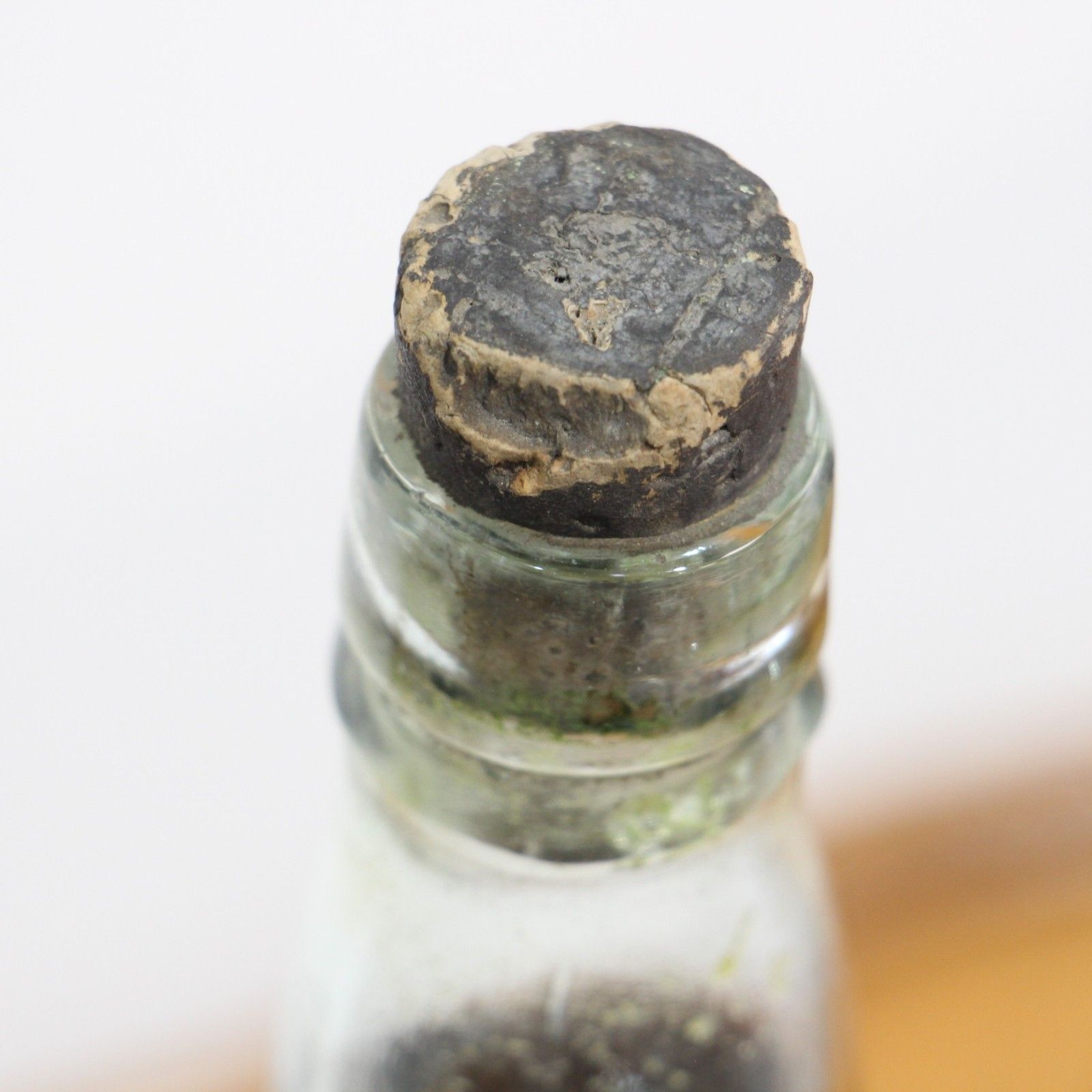 Irish Folk Art ‘God In A Bottle’ photo vinterior